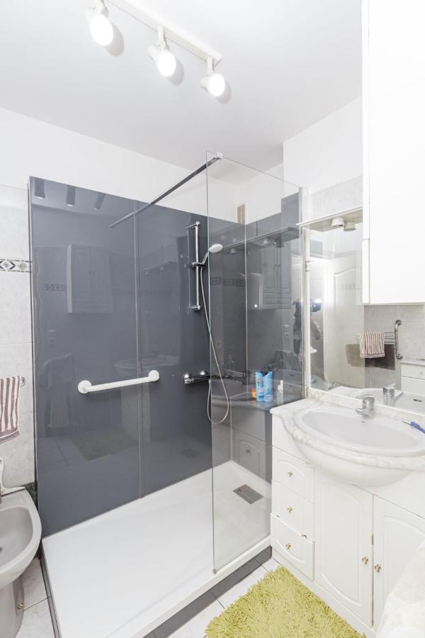 Spacious T3 With View In The Heart Of The City! Charenton-le-Pont Eksteriør billede